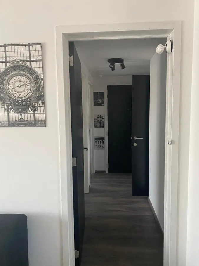 Feel At Home At This Homeawayfromhome Appt With A Stunning Water Canal View And Home Gym Gent Belçika